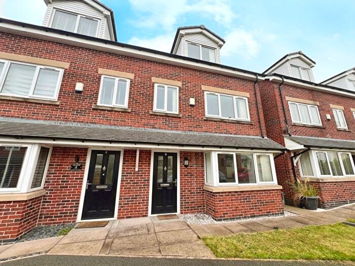 3 Bedroom Mews To Rent In Paddocks Close, Blackrod, Bolton, BL6