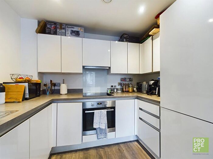 1 Bedroom Apartment To Rent In Stour House, Kidwells Close, Maidenhead, Berkshire, SL6