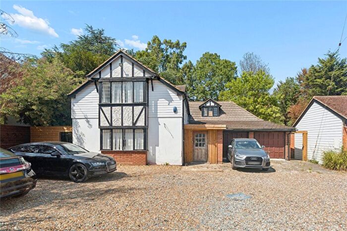 4 Bedroom Detached House For Sale In Ockendon Road, Upminster, RM14