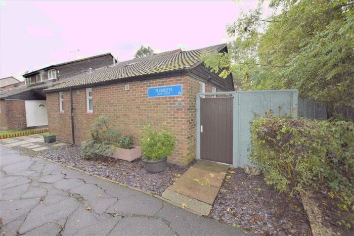 1 Bedroom Semi-Detached Bungalow To Rent In Plumleys, Basildon, Essex, SS13