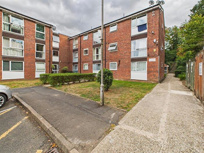 2 Bedroom Flat For Sale In Southcote Road, Reading, RG30