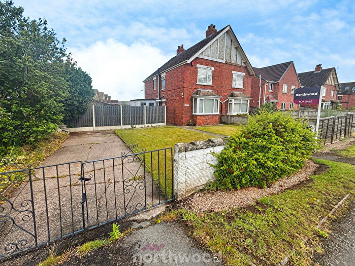 3 Bedroom Semi-Detached House For Sale In St Marys Road, Dunsville, Doncaster, DN7