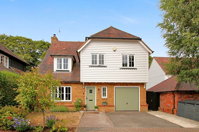 4 Bedroom Detached House For Sale In Woodgates Close, High Halden, TN26