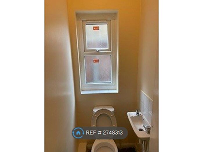 Studio To Rent In Belmont Road, London, N15