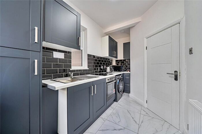 2 Bedroom Maisonette For Sale In Kirkdale, Sydenham, London, SE26