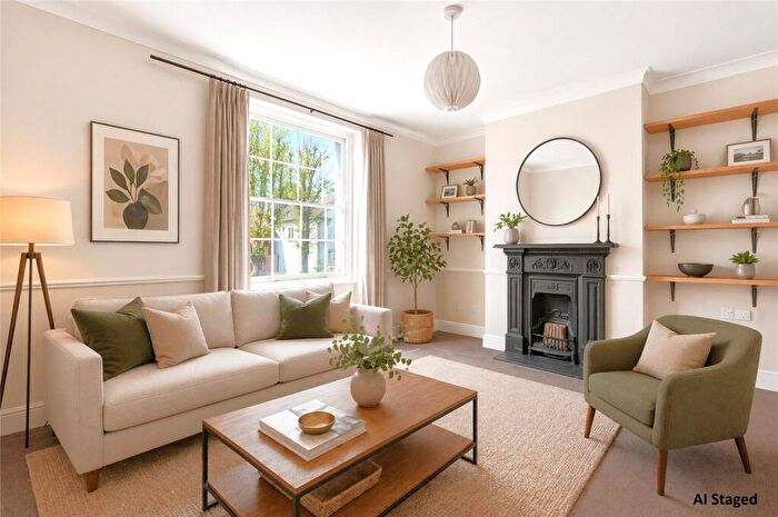 2 Bedroom Flat For Sale In Wingfield Road, Walthamstow, London, E17
