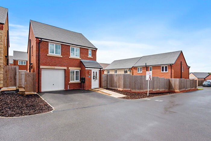 3 Bedroom Detached House For Sale In Simpson Close, Weldon, NN17