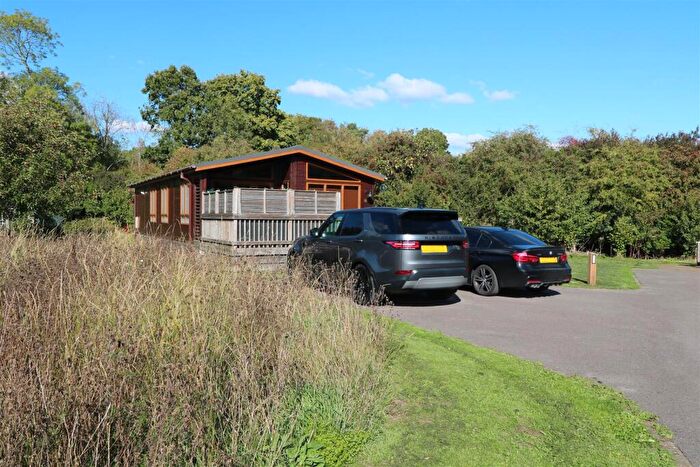 2 Bedroom Lodge For Sale In The Paddock, Brokerswood, BA13