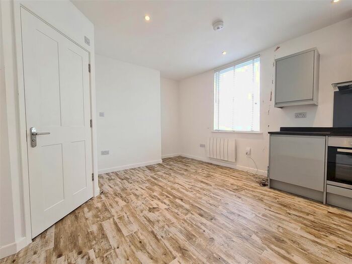 Studio To Rent In Flat, High Street, Saffron Walden, CB10