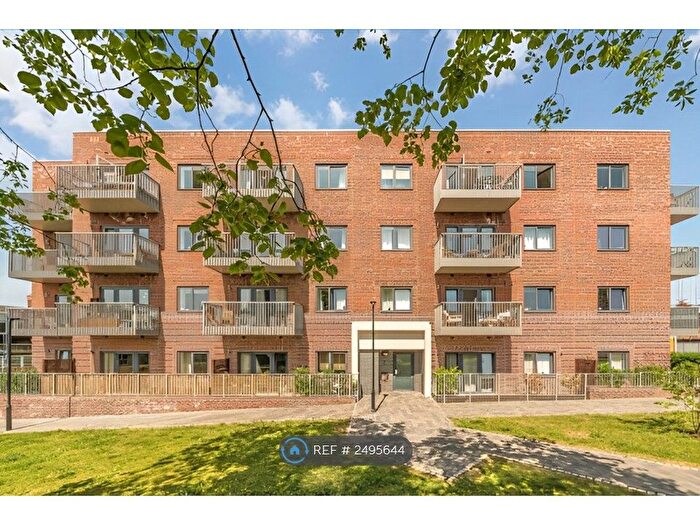 2 Bedroom Flat To Rent In Buttercup House, London, SW17