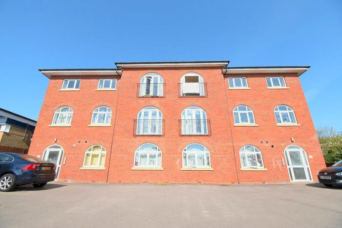 2 Bedroom Flat To Rent In Booth Rise, Northampton, Northamptonshire, NN3