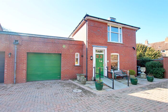 2 Bedroom Detached House For Sale In Somersby Court, Louth, LN11