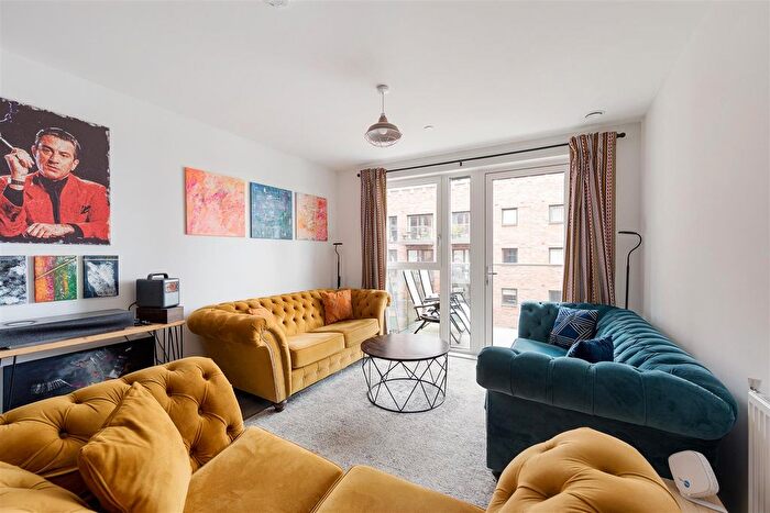 3 Bedroom Flat For Sale In Green Street, Upton, E13