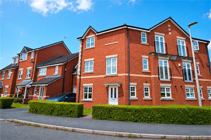 4 Bedroom Town House To Rent In Jasmine Avenue, Macclesfield, SK10