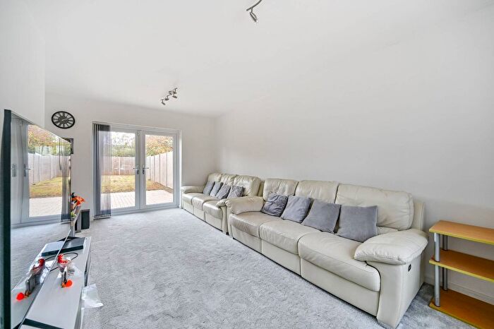 3 Bedroom Terraced House For Sale In Keel Drive, Berkshire, Slough, SL1