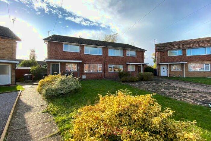 2 Bedroom Maisonette To Rent In Hazeltree Croft, Birmingham, B27