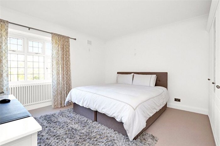 3 Bedroom Flat To Rent In Leicester House, Watts Road, Thames Ditton, KT7