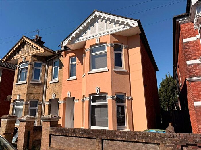 3 Bedroom Semi Detached House To Rent In Coventry Road, Southampton, Hampshire, SO15