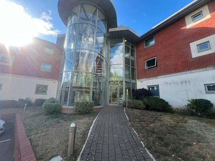 2 Bedroom Flat To Rent In Pinnacle House, Evesham Road, B97