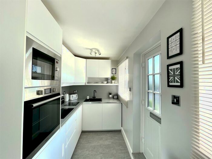 3 Bedroom Terraced House For Sale In Dene View, Highfield, Rowlands