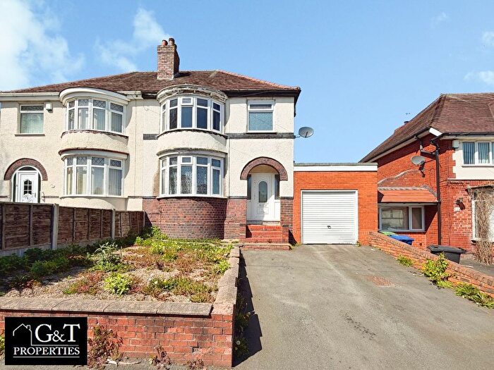 3 Bedroom Semi Detached House To Rent In The Parade, Dudley, DY1