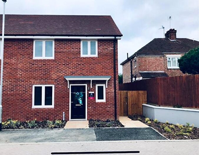 3 Bedroom Semi-Detached House To Rent In Waterfield Close, Peterborough, PE3