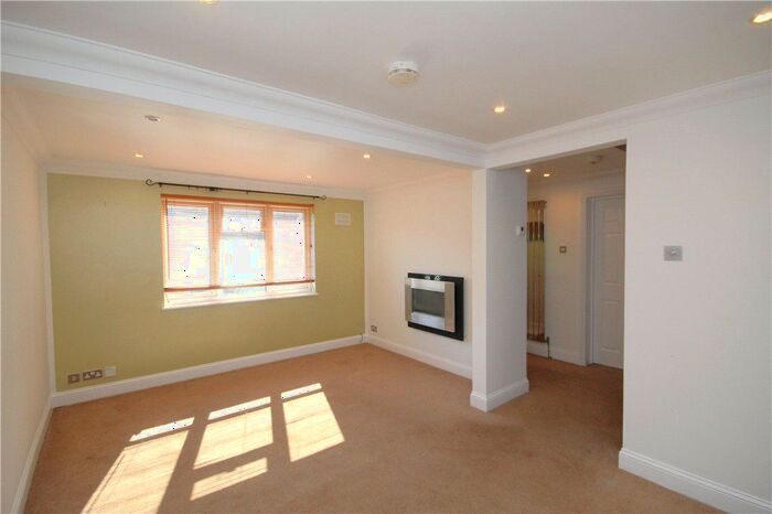 3 Bedroom Terraced House To Rent In Pembroke Road, London, SE25