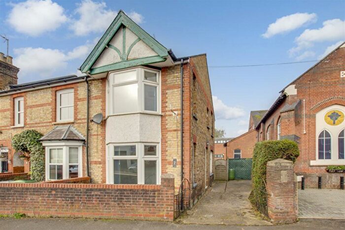 3 Bedroom End Of Terrace House For Sale In Victoria Street, High Wycombe (No Chain), HP11