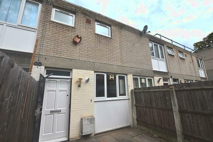 3 Bedroom Maisonette To Rent In Northwood Way London, SE19