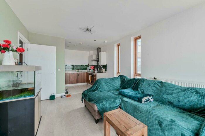 1 Bedroom Flat To Rent In Capworth Street, London, , Leyton, London, E10