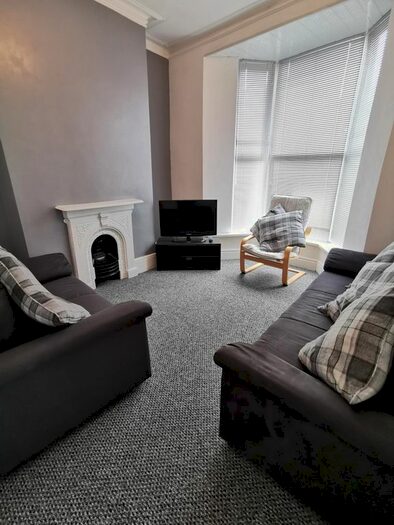 5 Bedroom Property To Rent In St Helens Road, Sandfields, Swansea SA1