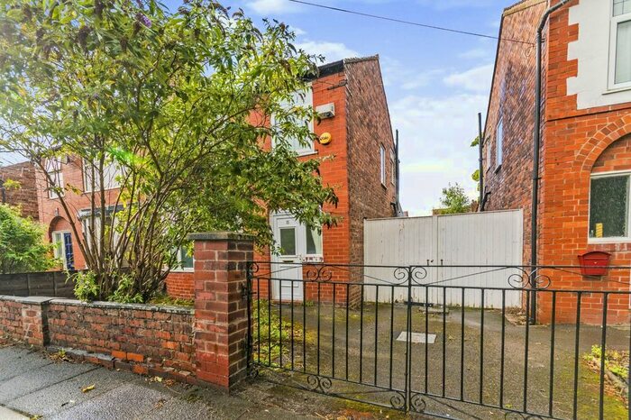 3 Bedroom Semi-Detached House To Rent In Heathside Road, Manchester, Greater Manchester, M20