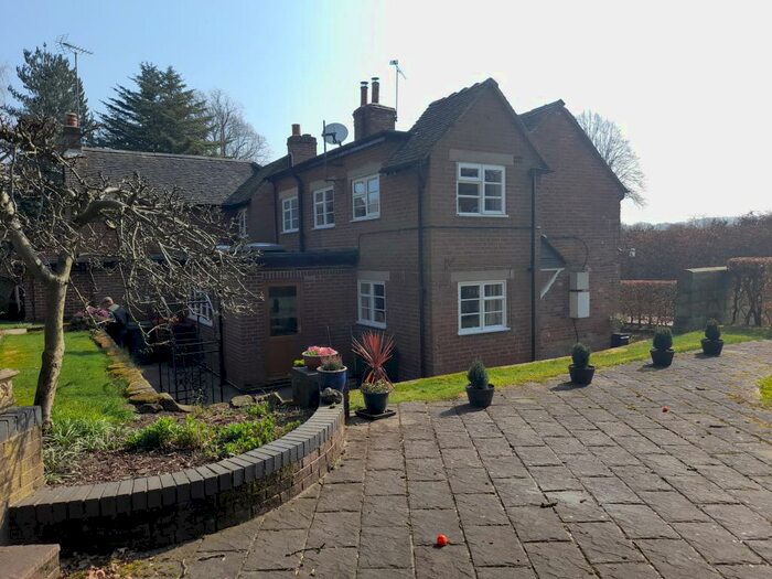 3 Bedroom Cottage To Rent In Keepers Cottage, ST18