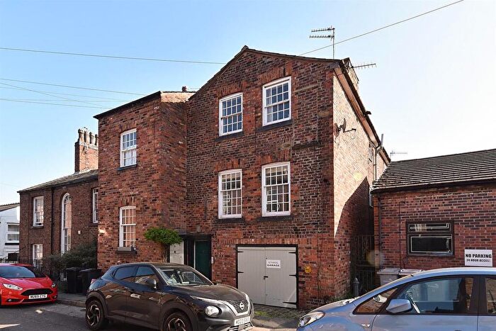 1 Bedroom Flat To Rent In Lowe Street, Macclesfield, SK11