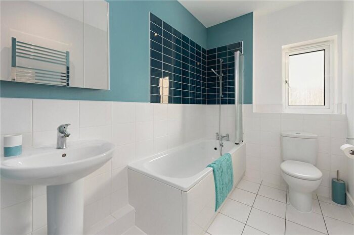 2 Bedroom Apartment For Sale In The Rope Walk, Canterbury, Kent, CT1