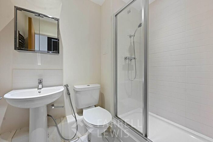 2 Bedroom Flat For Sale In Firestone House, Boston Manor, TW8