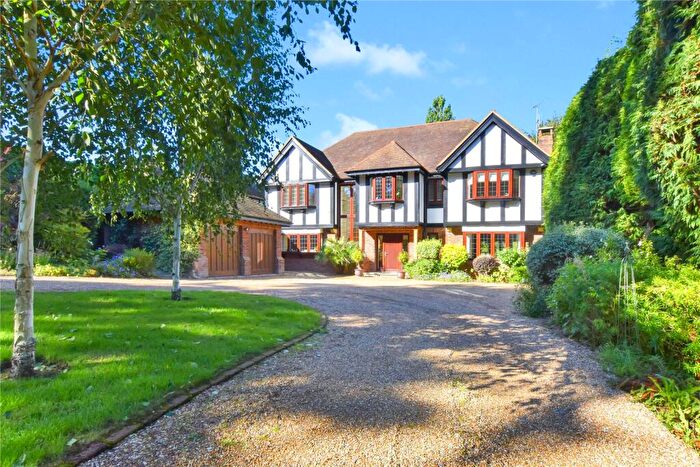 5 Bedroom Detached House For Sale In The Warren, East Horsley, KT24