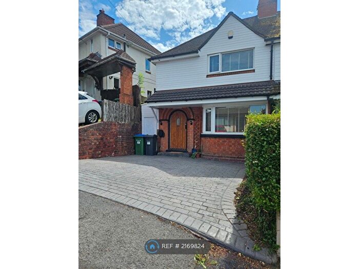 3 Bedroom Semi-Detached House To Rent In Shrublands Avenue, Oldbury, B68
