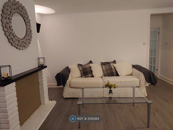 2 Bedroom Terraced House To Rent In Dennis Way, Slough, SL1
