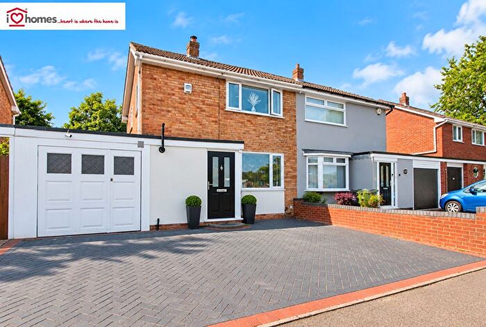 3 Bedroom Semi-Detached House For Sale In Gilpin Crescent, Pelsall, Walsall, WS3