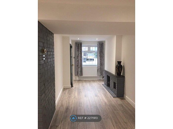 1 Bedroom Terraced House To Rent In Cherry Orchard Road, Croydon, CR0