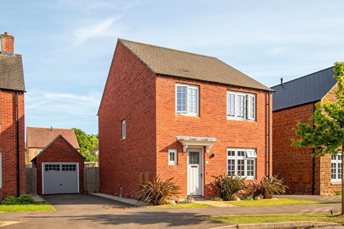 3 Bedroom Detached House For Sale In Tyrrell Road, Banbury, OX16