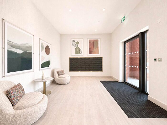 2 Bedroom Flat To Rent In Westray Drive, London, NW9