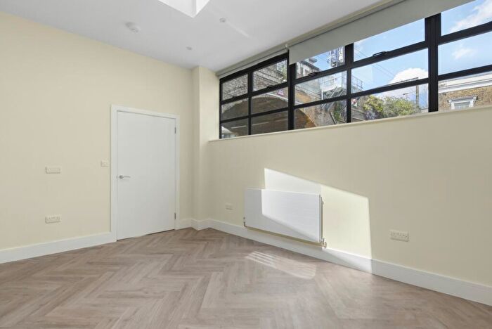 1 Bedroom House To Rent In Prince Of Wales Road, Kentish Town, NW5