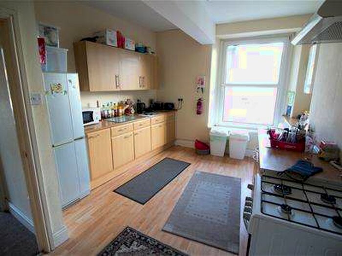 4 Bedroom Flat To Rent In Woodville Road, Cathays, Cardiff, CF24