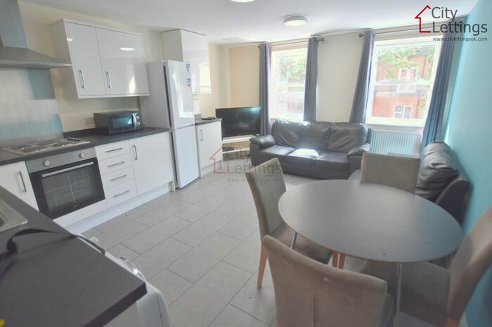 4 Bedroom Flat To Rent In North Sherwood Street, Arboretum, NG1