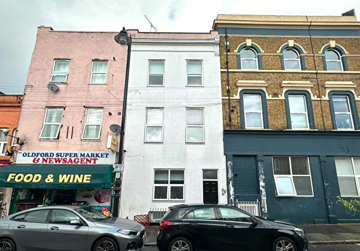 2 Bedroom Flat For Sale In Flat D, Old Ford Road, Tower Hamlets, London, E3
