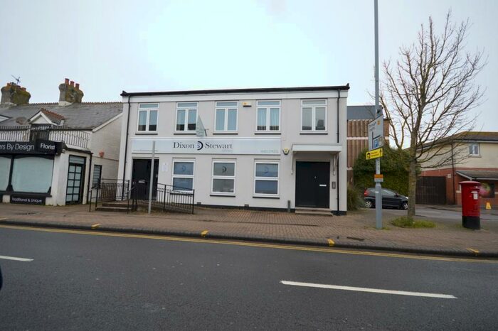 1 Bedroom Flat To Rent In Lymington Road, Highcliffe, Christchurch, Dorset, BH23