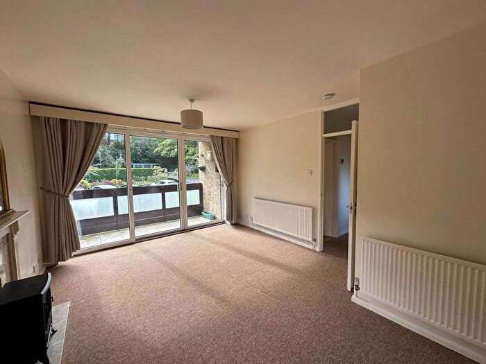 2 Bedroom Flat For Sale In Ferndale Close, Tunbridge Wells, Kent, TN2