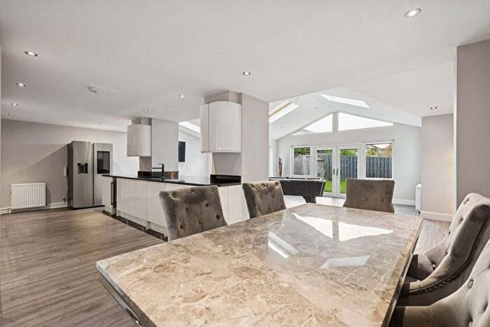 3 Bedroom Detached House For Sale In Baberton Mains Drive, Edinburgh, EH14